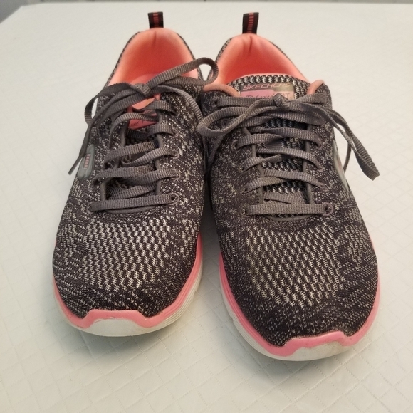 Skechers Women's Size 8.5  Relaxed Fit Memory Foam  SN 12135TX Color Code CCPK - Picture 1 of 7